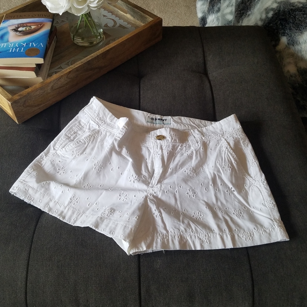 Bright White Eyelet Embroidered Shorts Size 4 - Picture 12 of 14